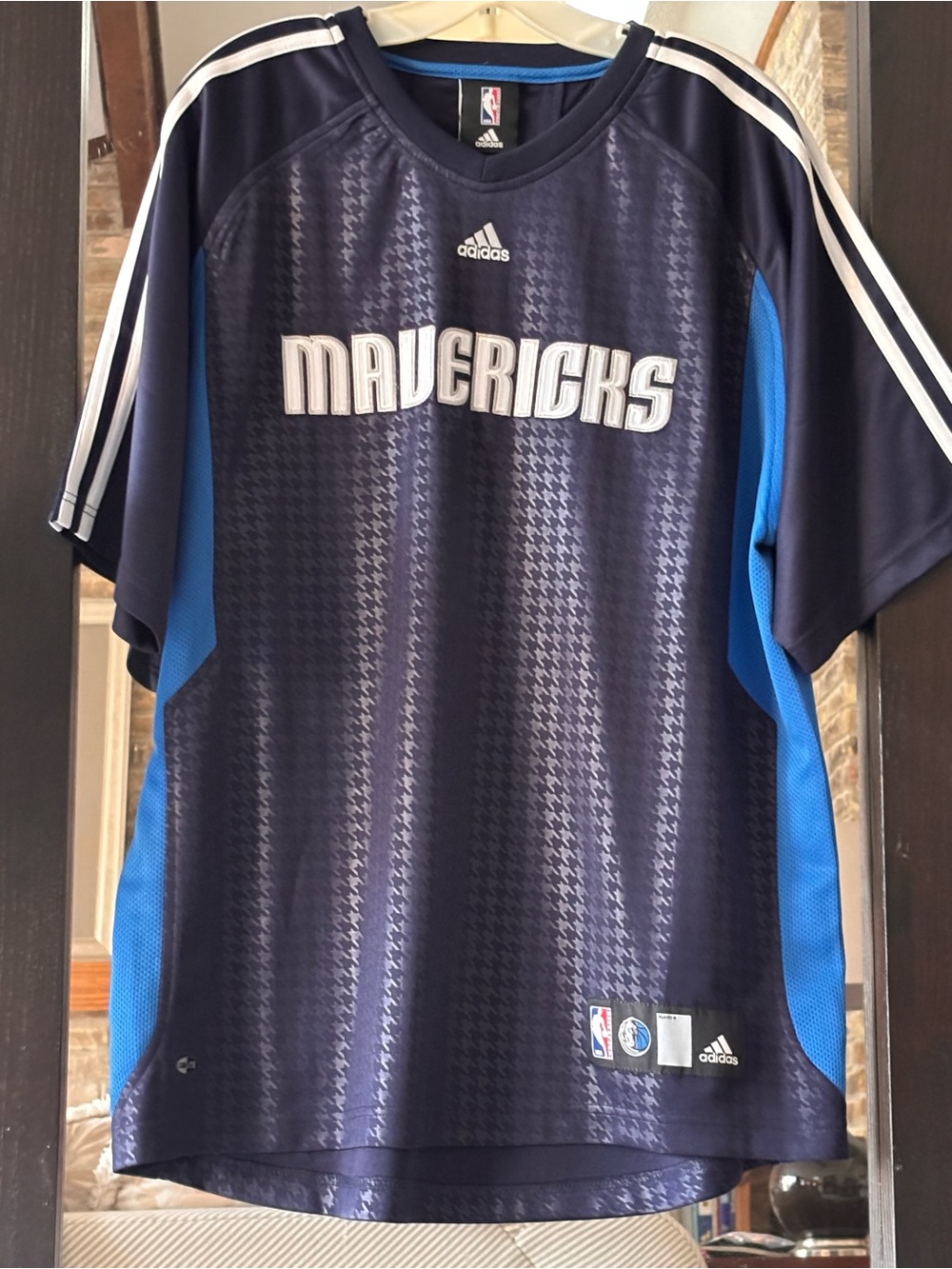 Dallas Mavericks Basketball Adidas Jersey Men’s Medium Blue Warm Up Short Sleeve